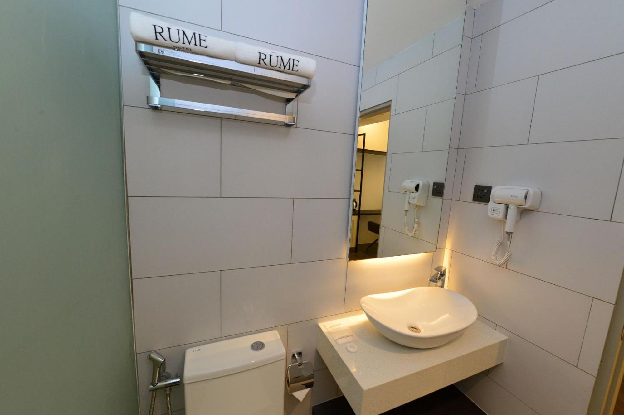 Rume Hotel Kuching Kültér fotó